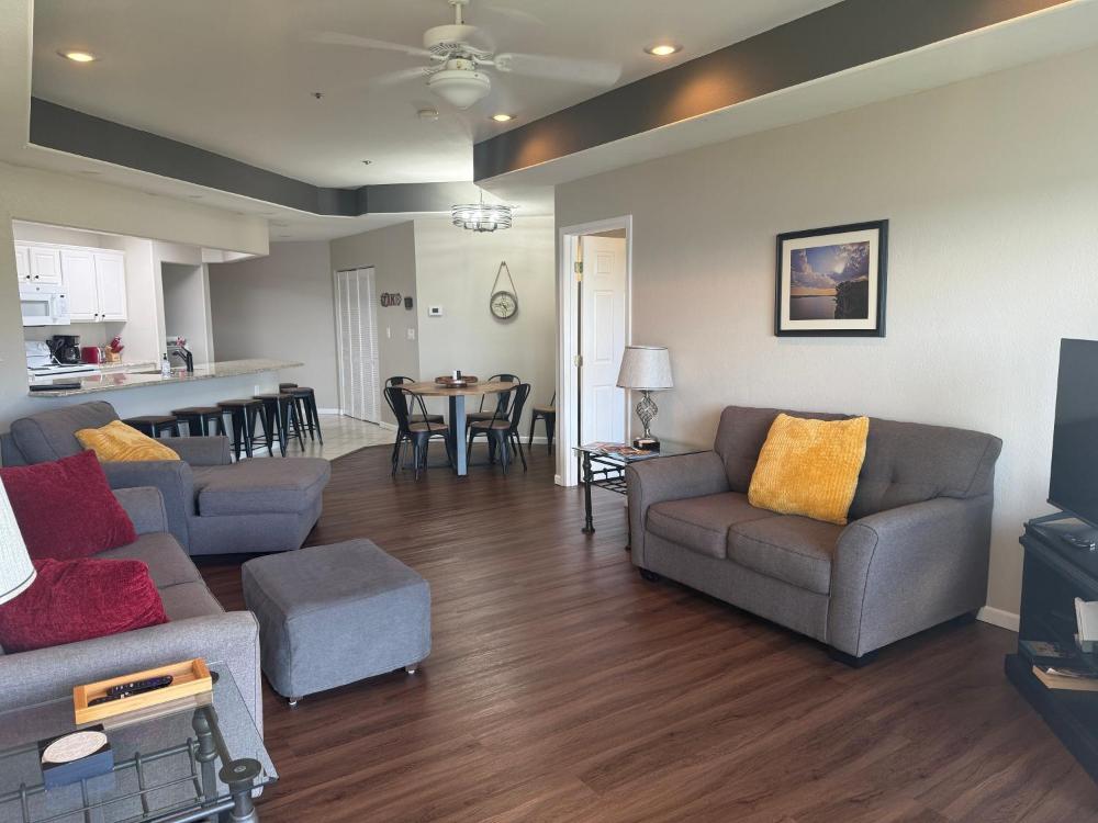 Apartment with Lake View interior